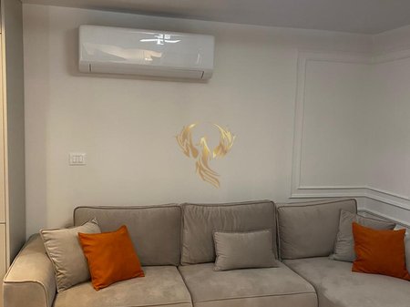 Jepet me qera Hyrje  2+1 Mbi Tregun Elektrik