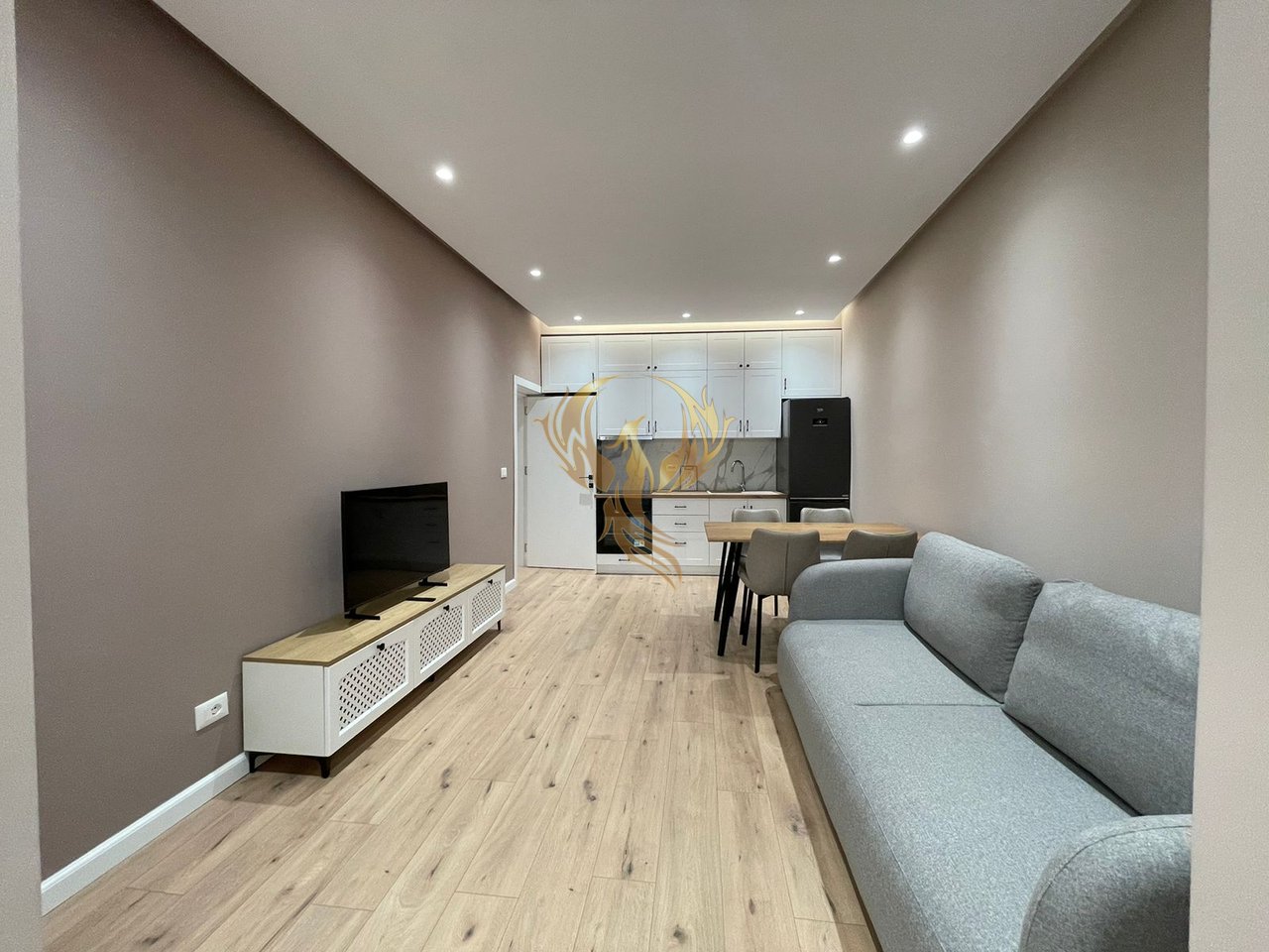 Jepet me qira apartament 2+1 te Pallatet e Gardes