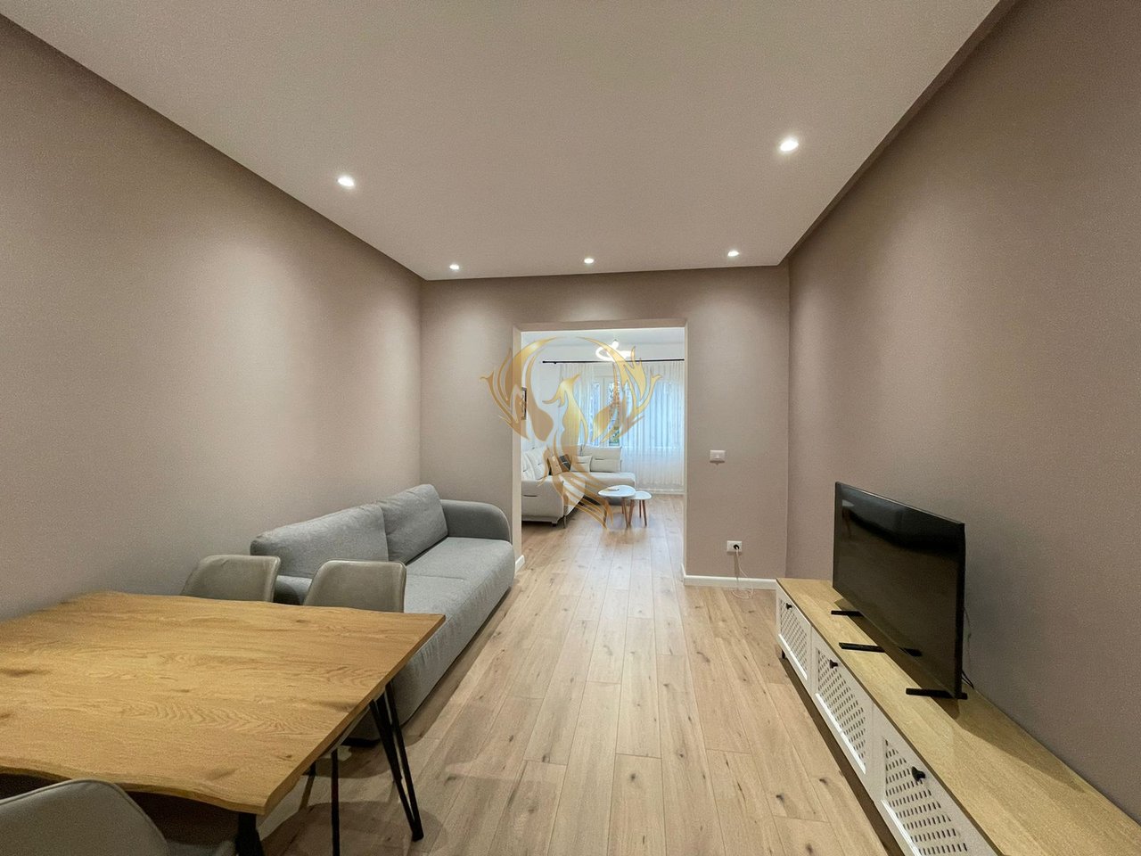 Jepet me qira apartament 2+1 te Pallatet e Gardes