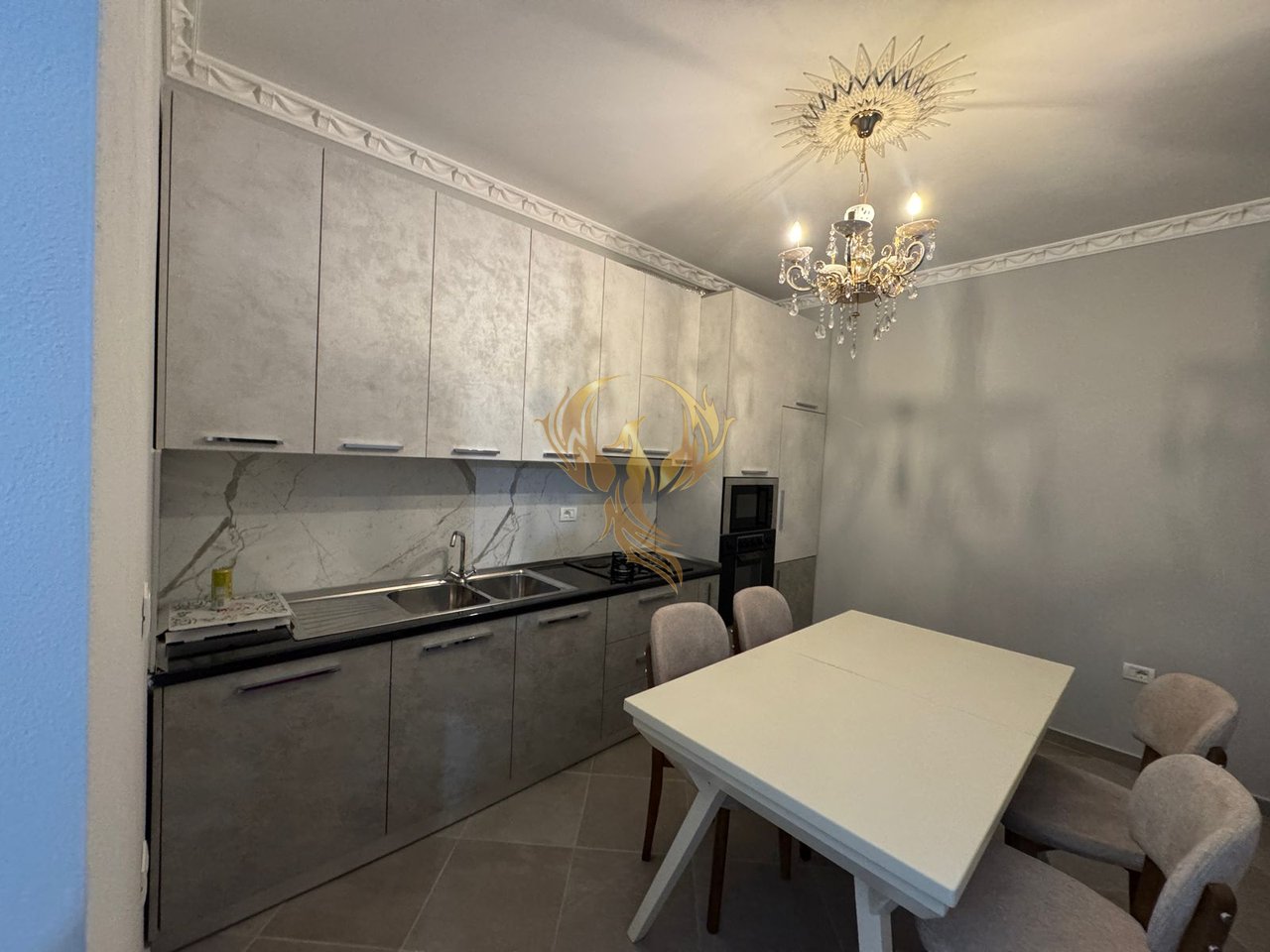 Jepet me qira apartament 2+1 ,Green City
