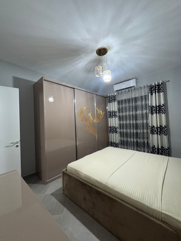 Jepet me qira apartament 2+1 ,Green City