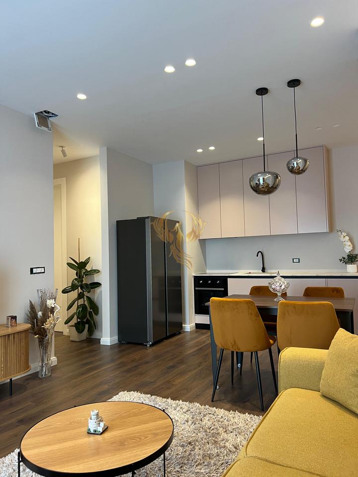 Jepet me qira apartament 2+1+2 ,Komuna e Parisit