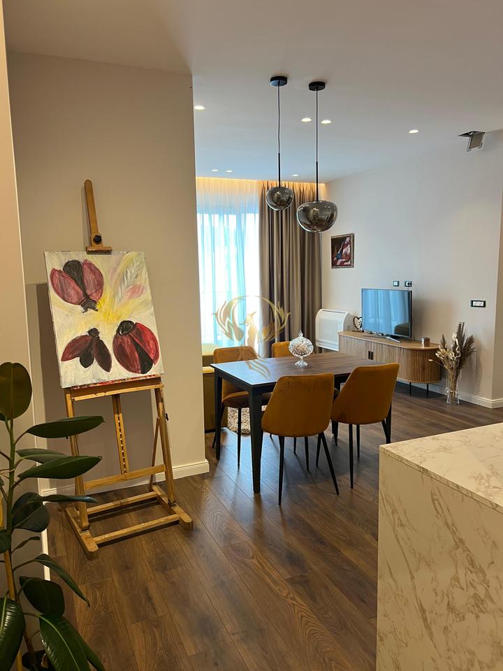 Jepet me qira apartament 2+1+2 ,Komuna e Parisit