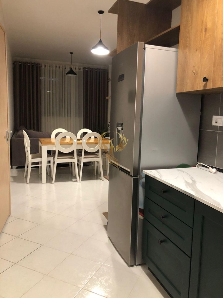 Jepet me qera apartament 1+1 te kopshti Botanik