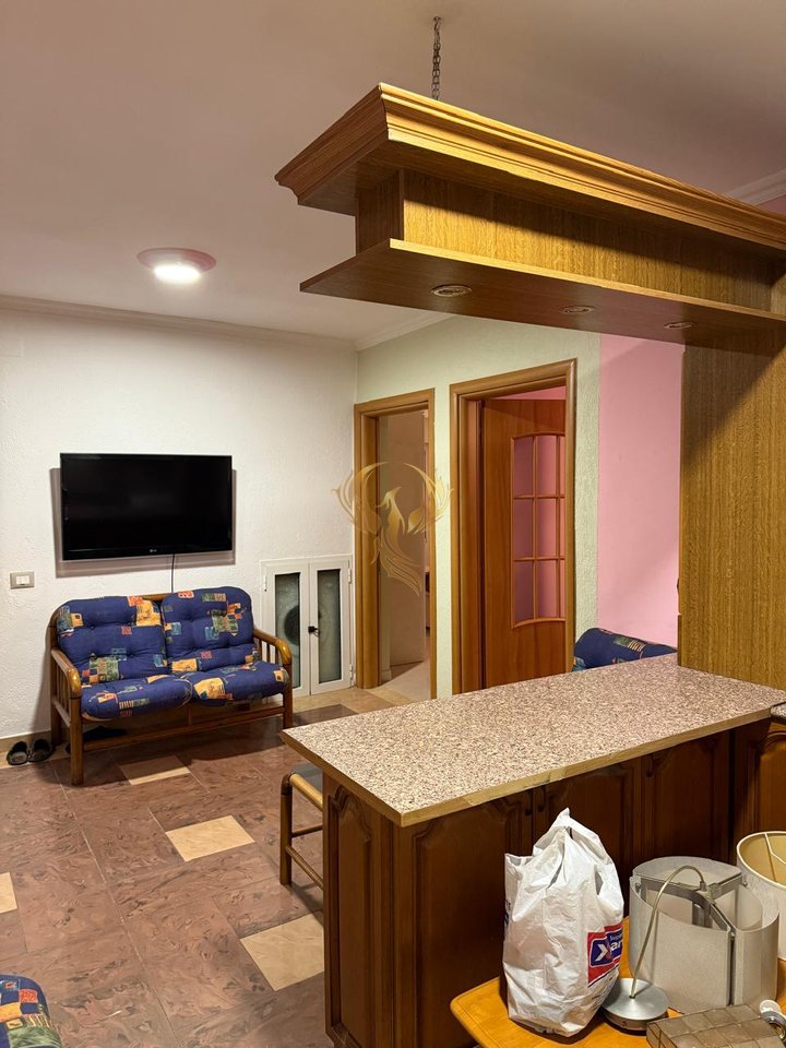 Jepet apartament me qera 3+1+2+Bllk Xhamllik