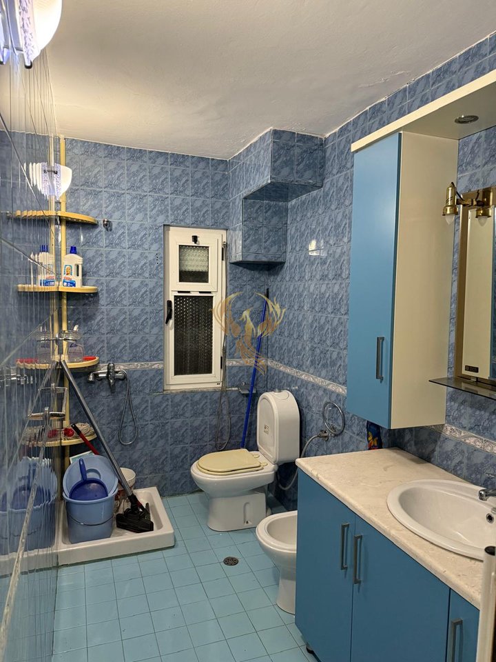 Jepet apartament me qera 3+1+2+Bllk Xhamllik