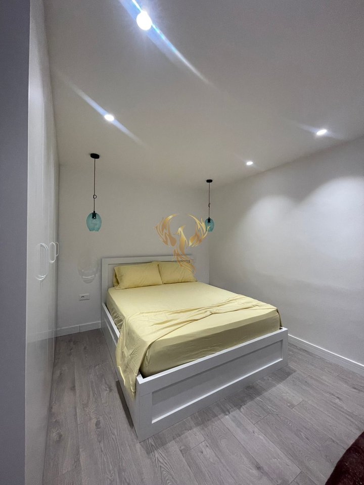 Jepet me qera apartament 1+1 Ish stacioni i trenit