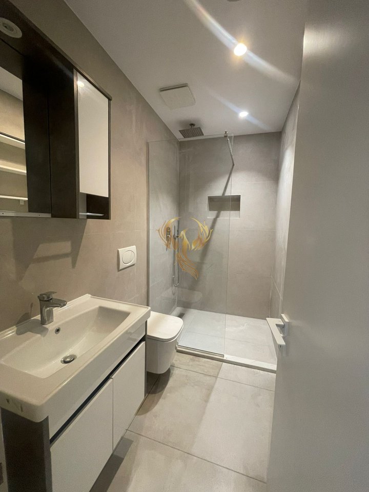 Jepet me qera apartament 1+1 Ish stacioni i trenit
