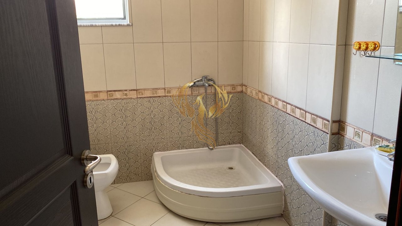 Jepet me qira apartment 2+1 rruga Elbasanit