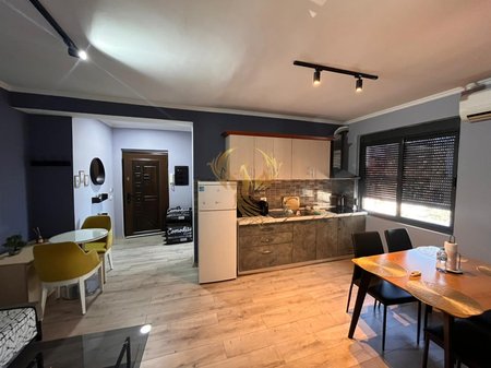 Jepet me qira apartament  2+1 ne Laprak