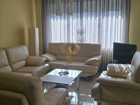 Jepet me qira super apartament 3+1+2+Bllk tek 21 Dhjetori