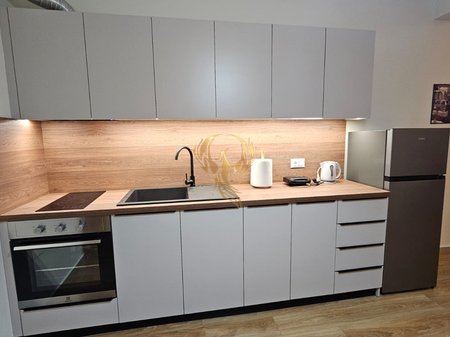 Si affitta super appartamento 2+1+2 a 21 Dhjetori
