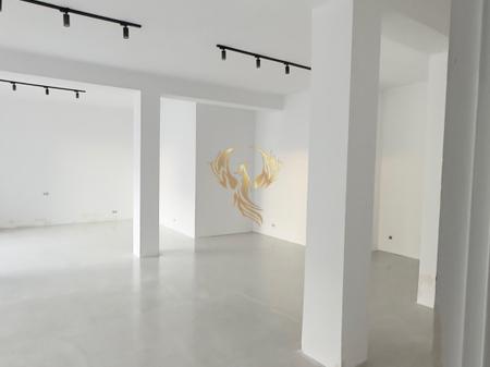 Jepet me qera Ambjent Biznesi  Open space te Rruga Ibrahim Tukiqi