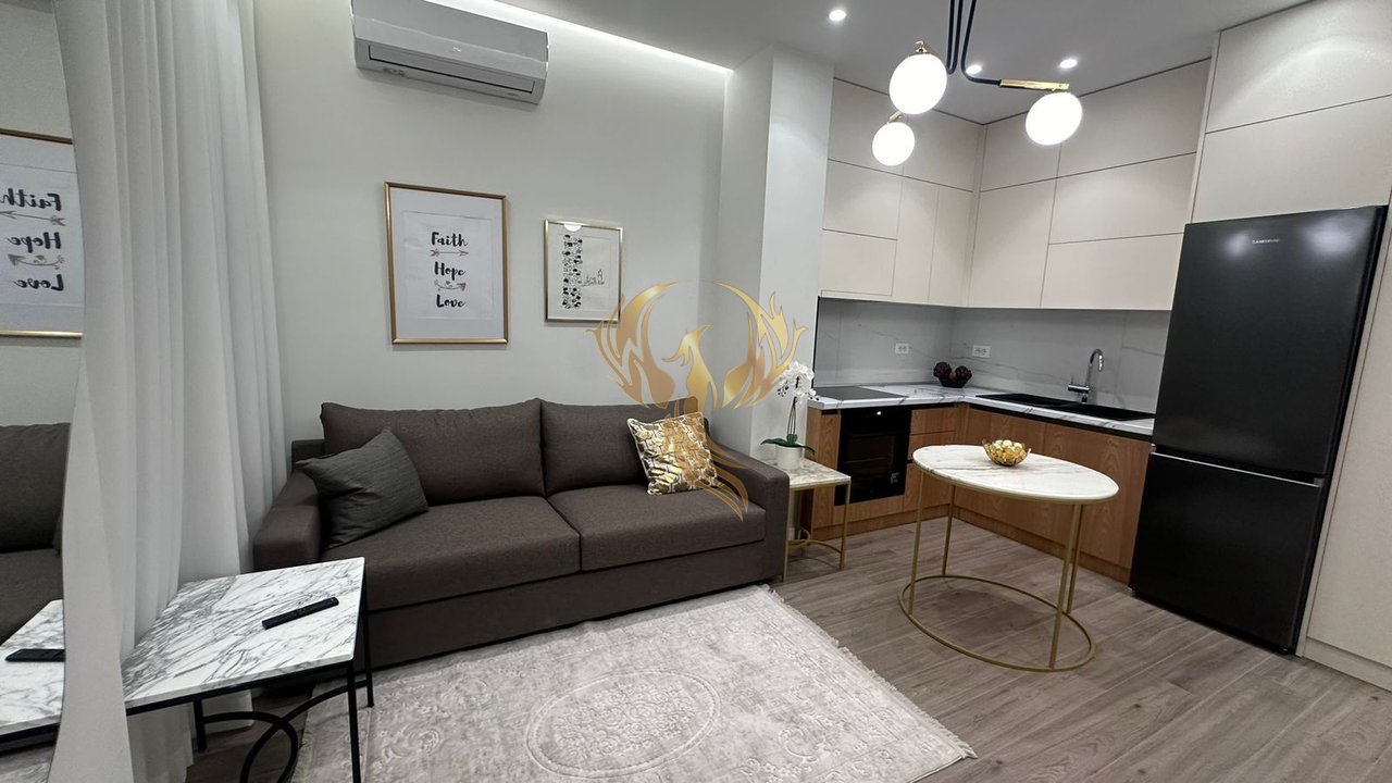Jepet me qera apartament 1+1 Ish stacioni i trenit