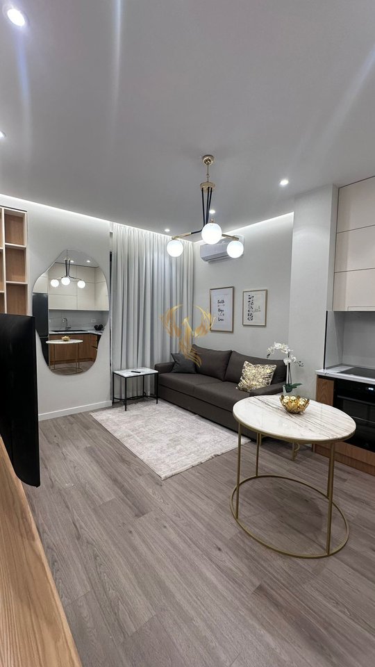Jepet me qera apartament 1+1 Ish stacioni i trenit