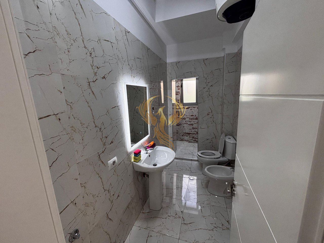 Jepet me qira ambient biznesi tek Medreseja