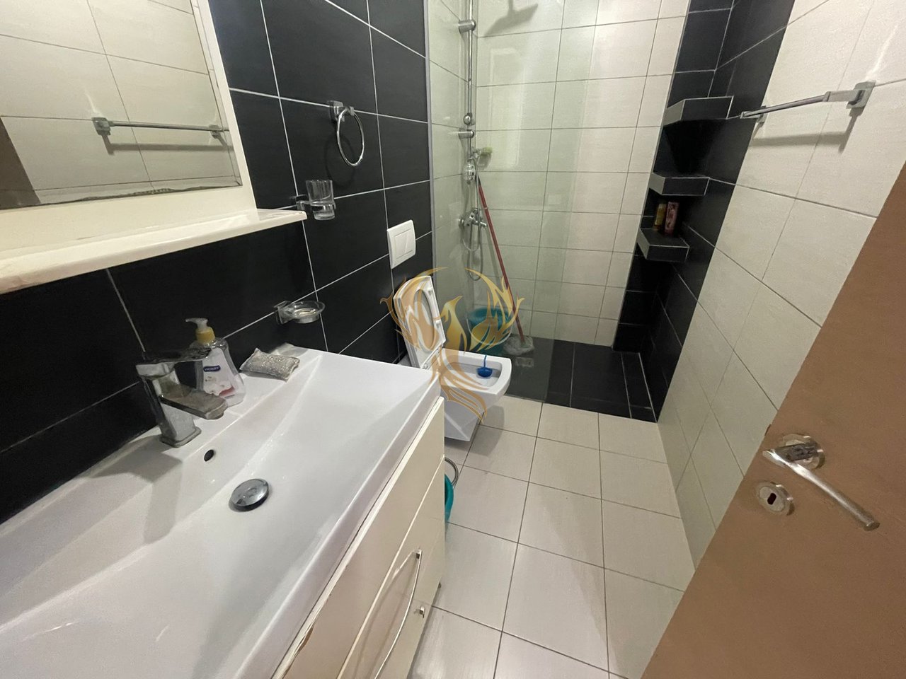 Jepet me qira Apartament 2+1 në Astir prane hotel Marinaj