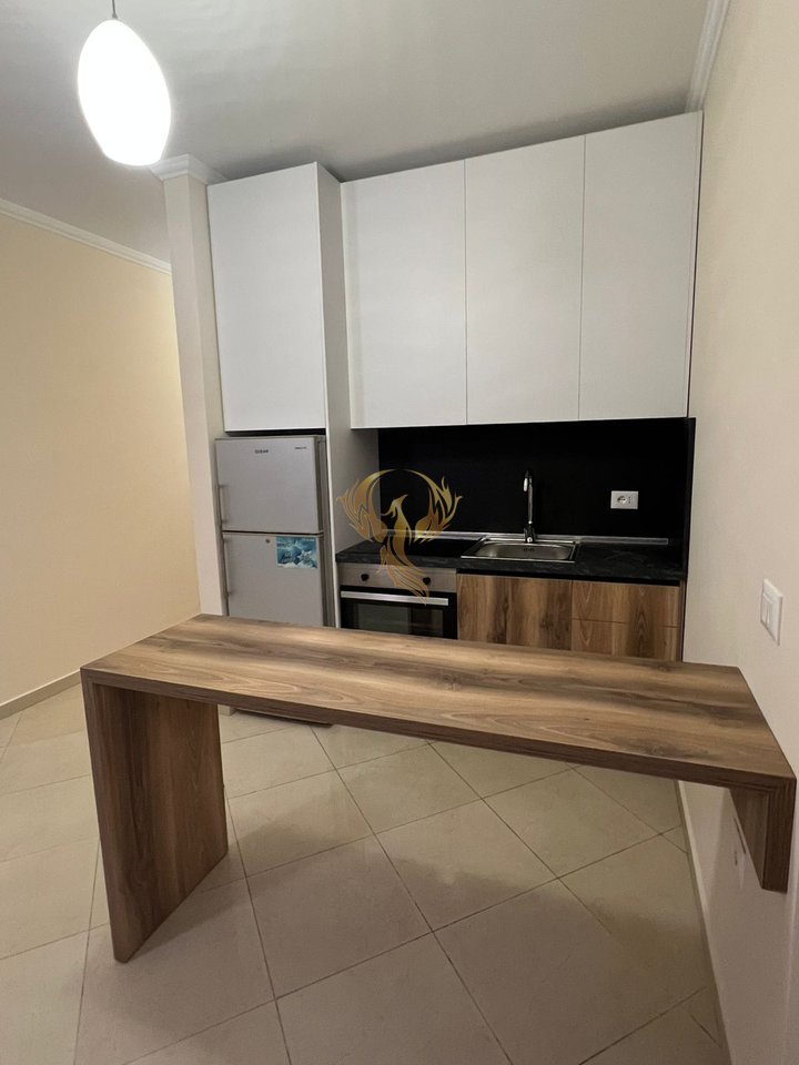 Jepet me qera apartament 1+1 Astir