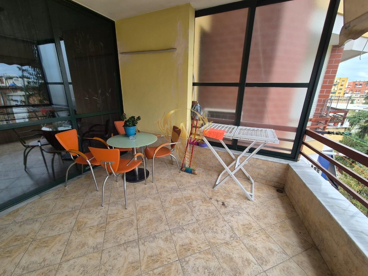 Jepet me qera apartament 2+1 tek 21 Dhjetori