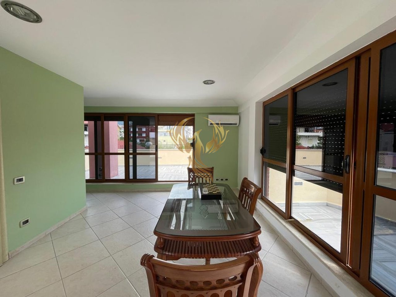 Jepet me qera Vile  3+1 te Kodra e Priftit