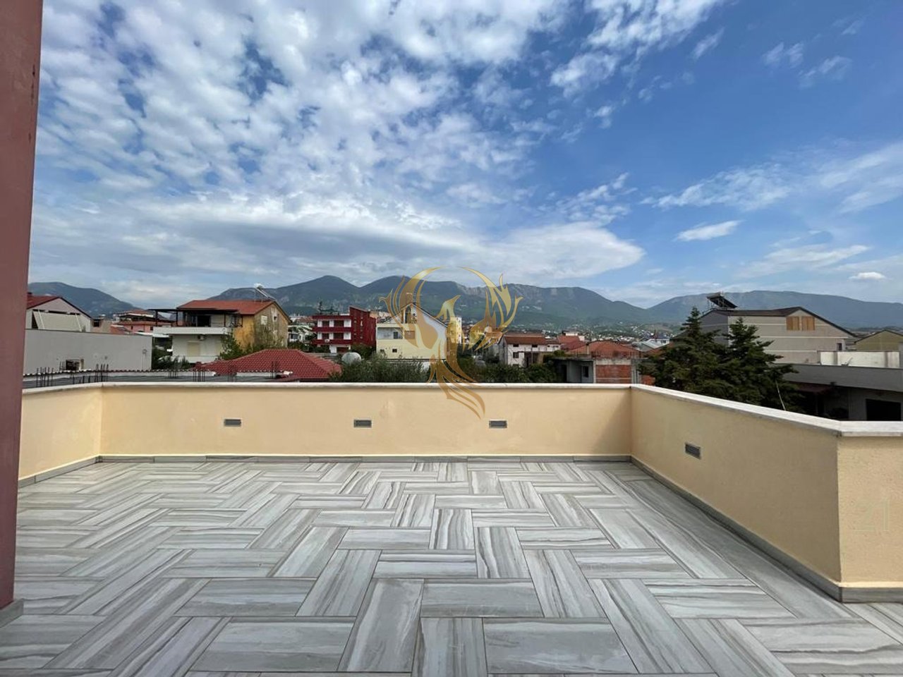 Jepet me qera Vile  3+1 te Kodra e Priftit