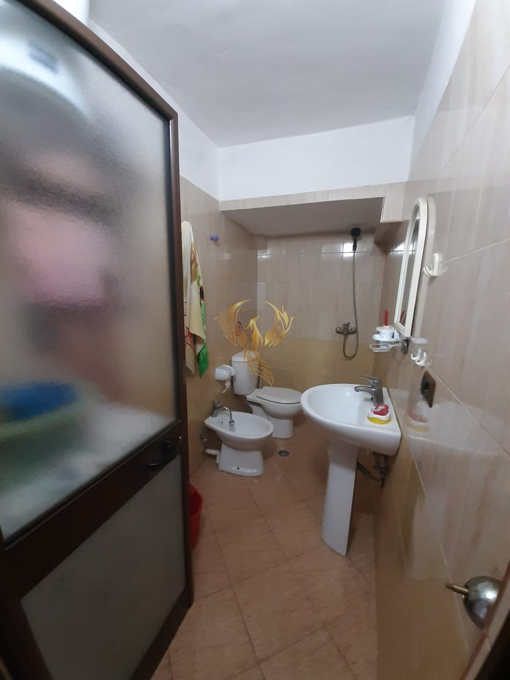 Jepet me qera apartament 1+1 tek Spitali Nënë Tereza përball Pediatris