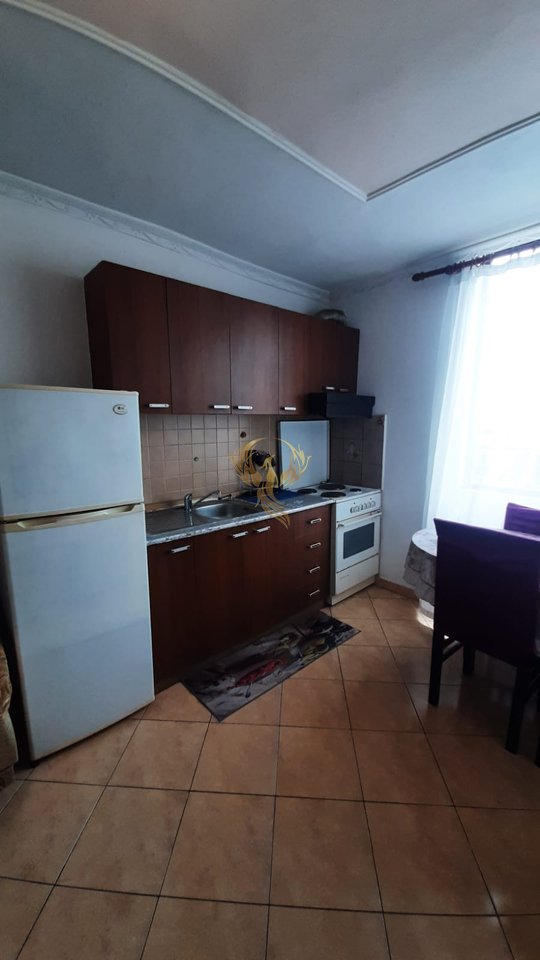 Jepet me qera apartament 1+1 tek Spitali Nënë Tereza përball Pediatris