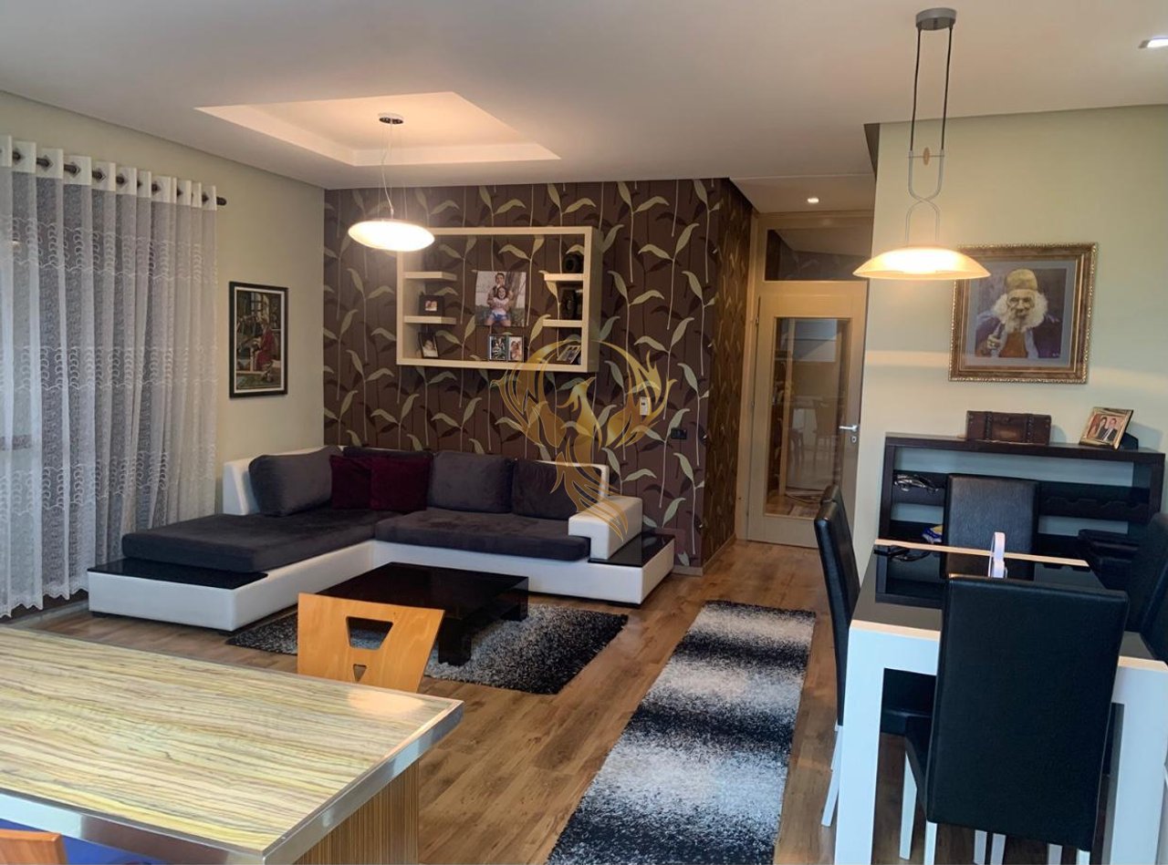 Shitet apartament 2+1 tek Rruga Mihal Grameno