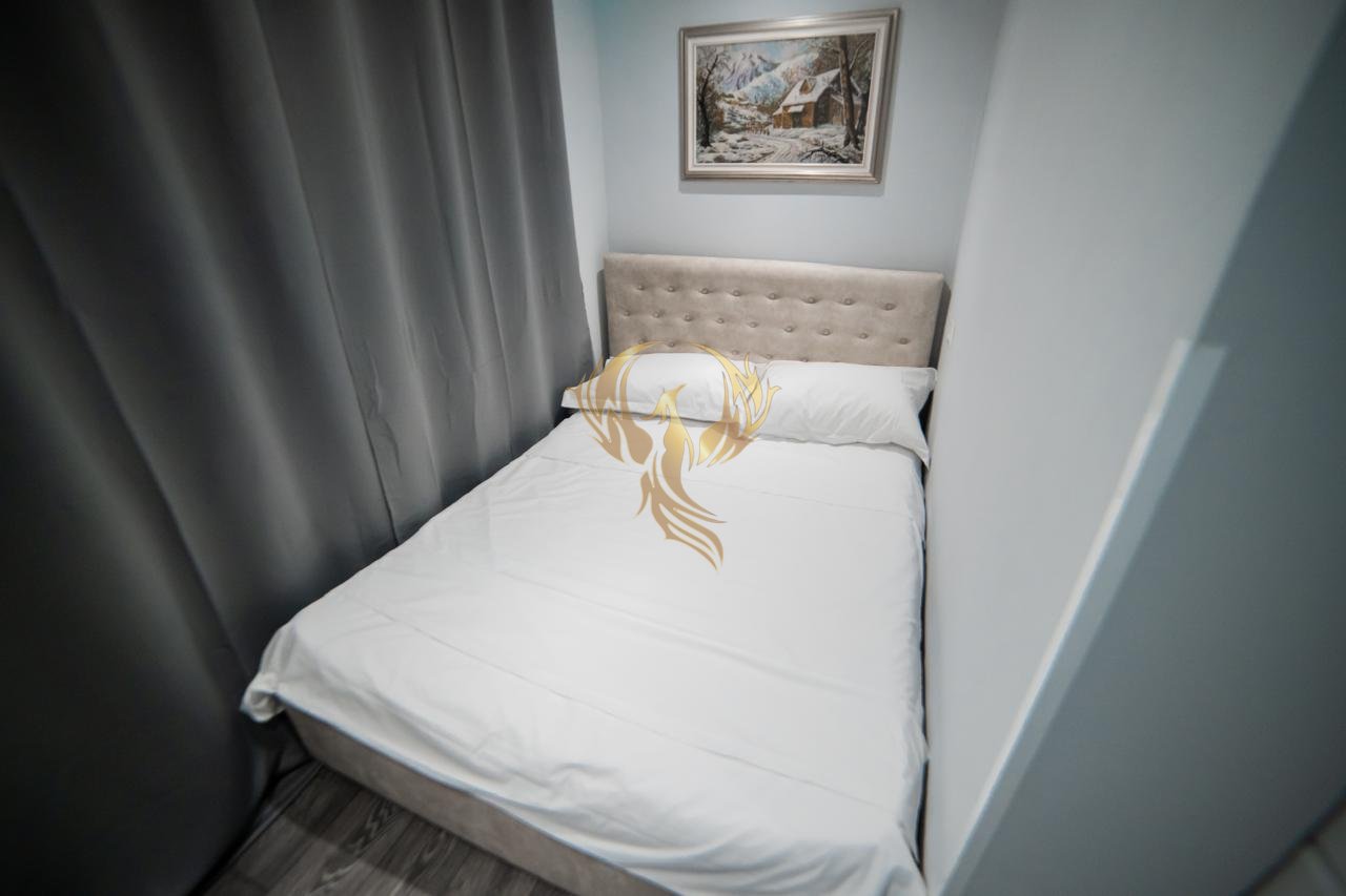 Jepet me qera Shtepi private 1+1 e adoptuar ne 2+1 tek 21 Dhjetori