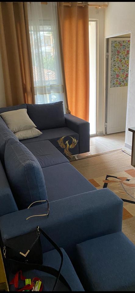 Jepet me qera apartament 1+1+ Ballkon ne Qender