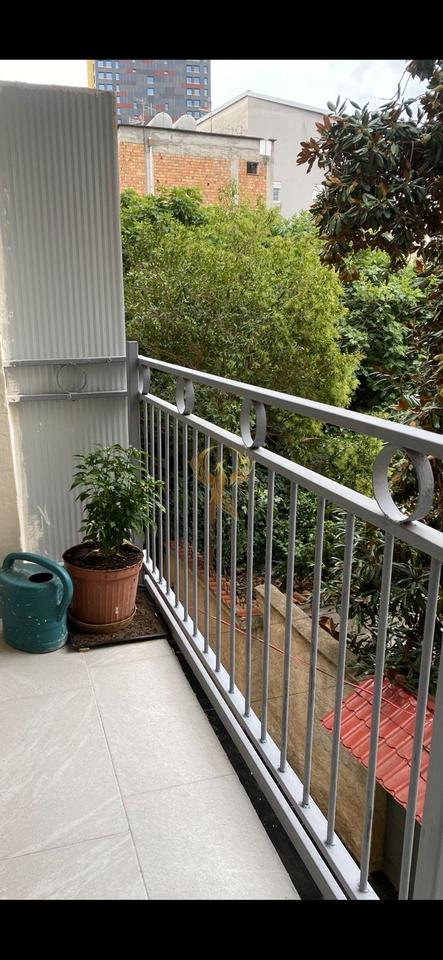 Jepet me qera apartament 1+1+ Ballkon ne Qender