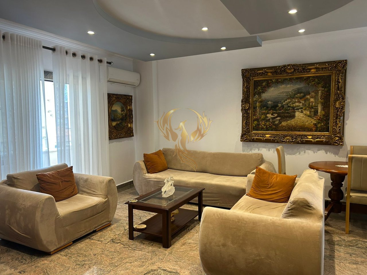 Jepet me qera apartament 2+1 +2Bllk tek BULEVARDI ZOGU 1