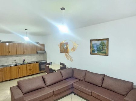 Shitet apartament 1+1+Bllk në Yzberisht