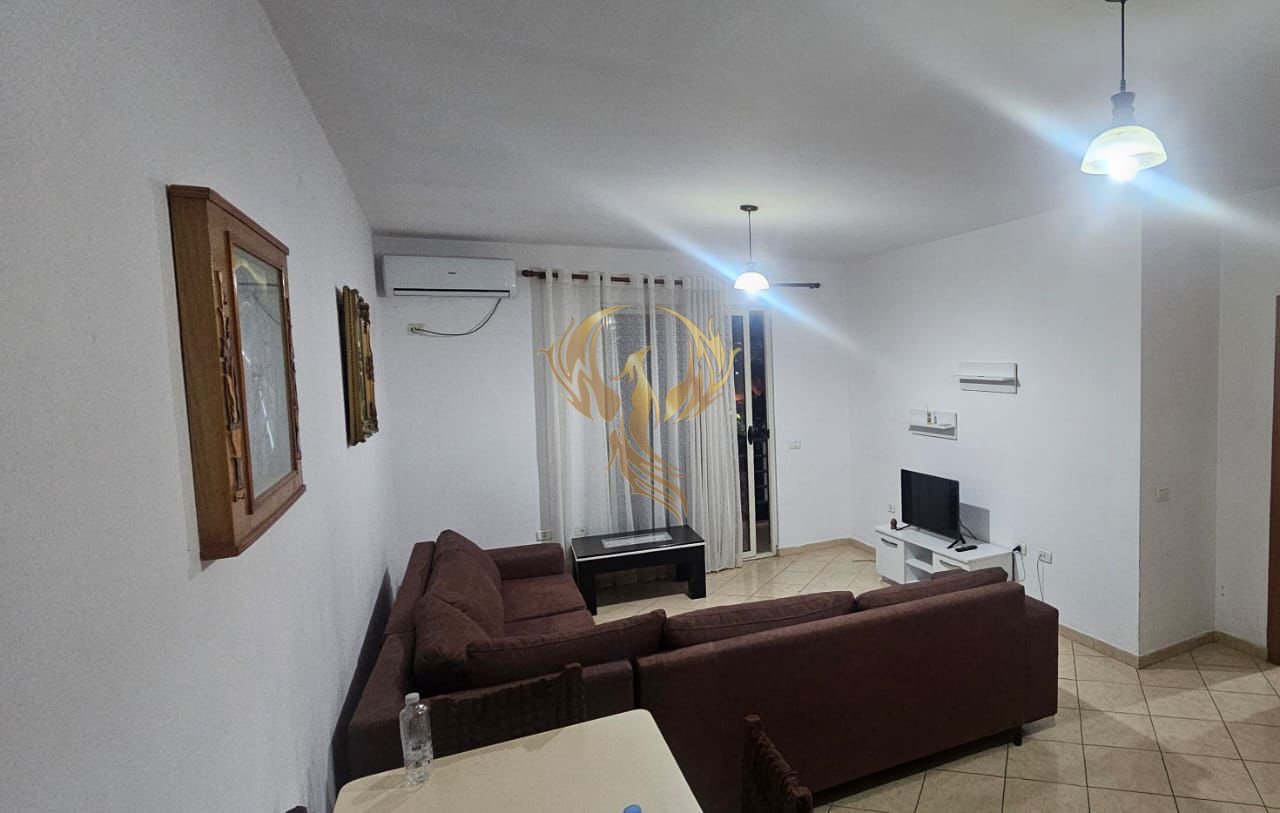 Shitet apartament 1+1+Bllk në Yzberisht