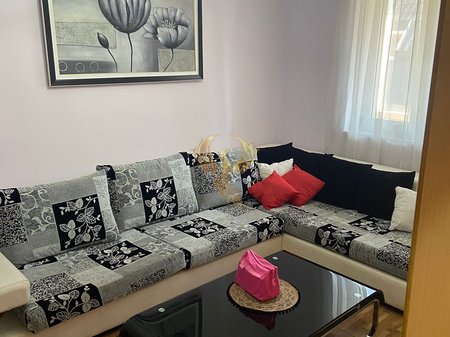 Jepet me qera apartament 1+1  Pallatet Agimi