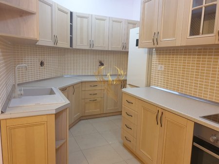 Jepet me qera apartament 3+1+3+3Bllk prane Liqenit Artificial