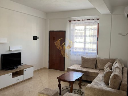 Affittasi ingresso 1+1 a Xhamllik