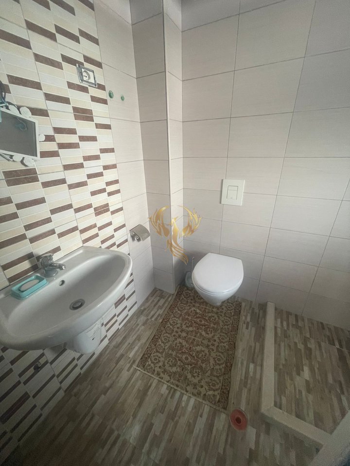 Affittasi appartamento 2+1+2 ad Astir vicino a 2 rotatorie.