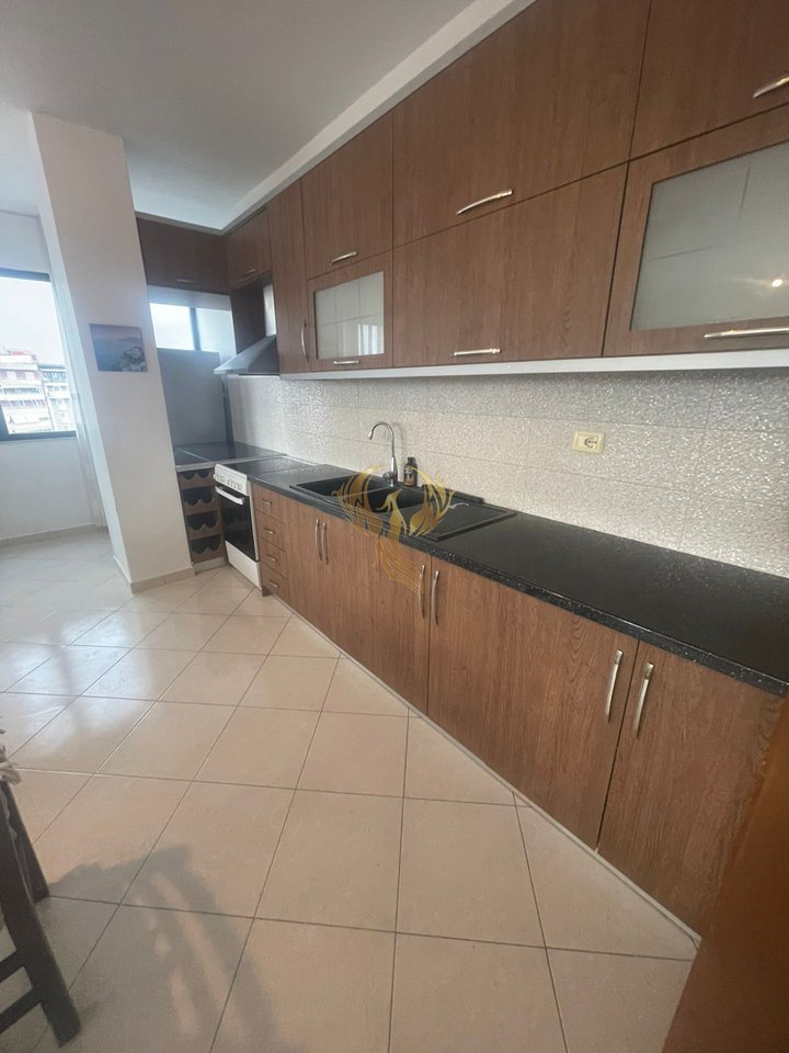 Affittasi appartamento 2+1+2 ad Astir vicino a 2 rotatorie.