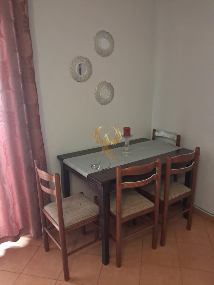 Affittasi appartamento 1+1 di fronte allo Stadio Air Albania.