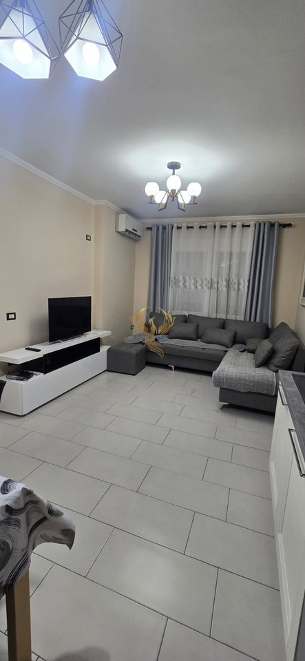 Appartamento 2+1 in affitto ad Astir