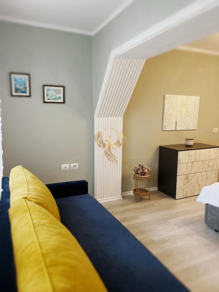 Jepet me Qera Apartament 1+1 te Rruga e Durresit