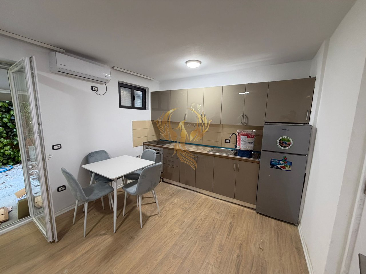 Jepet me qera apartament 1+1+verande tek 21 Dhjetori
