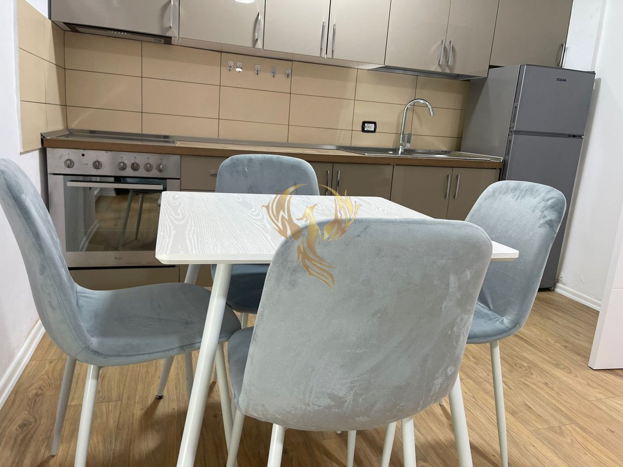 Jepet me qera apartament 1+1+verande tek ish parku