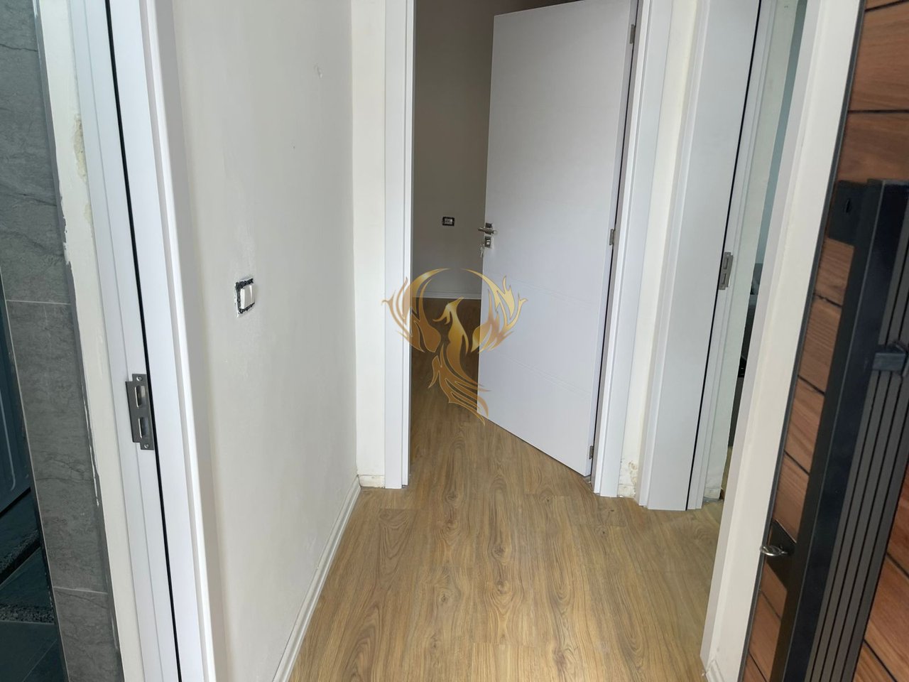 Jepet me qera apartament 1+1+verande tek ish parku