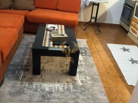 Affittasi ingresso 1+1 presso la Comune di Parigi