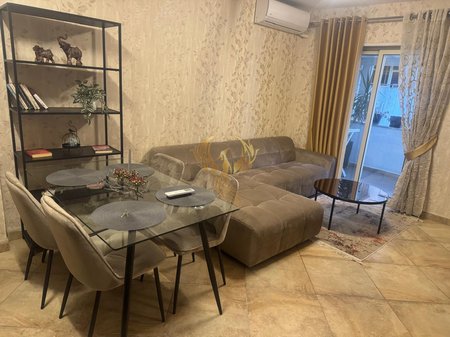 Jepet me qira Apartment 1+1 te Rr. Mahmut Fortuzi