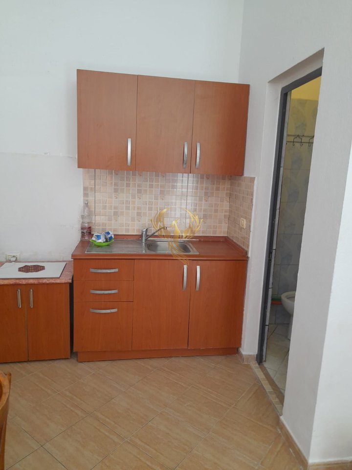 Monolocale in affitto a Bulevardi i Ri