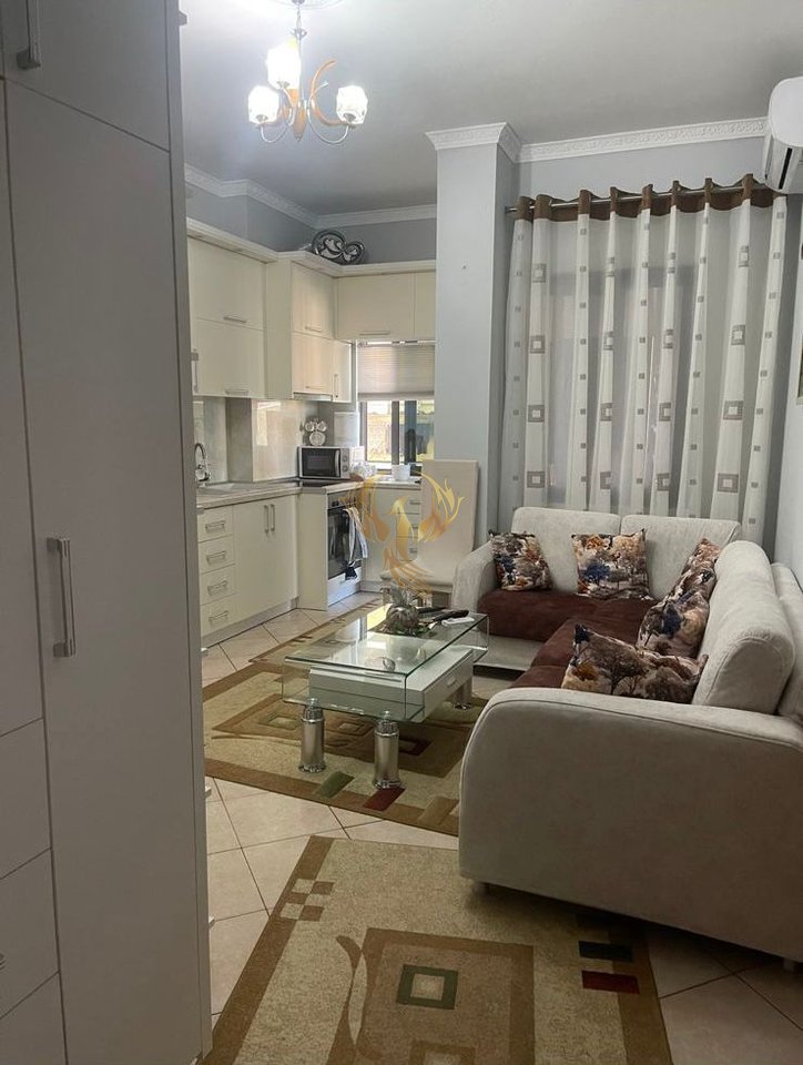 Jepet me qira Apartment 2+1 te Rr.Vace Zela