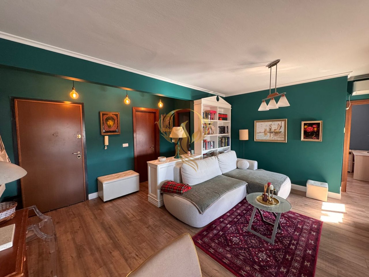 Jepet me Qera Apartament 2+1 te Rruga e Kavajes